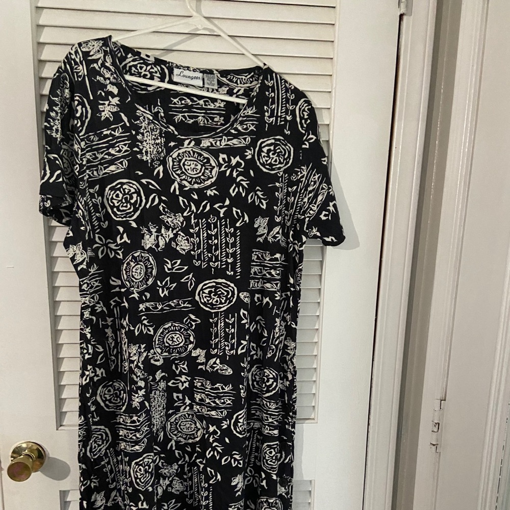 Short sleeved dress